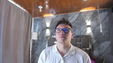 Snapshot of manson_and_zoe chatting on June 21, 2026, 11:35 am Manson and Zoe online show from June 21, 2026, 11:35 am