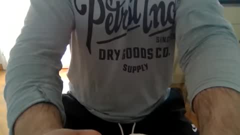 manu17518 online show from April 2, 2026, 12:03 pm