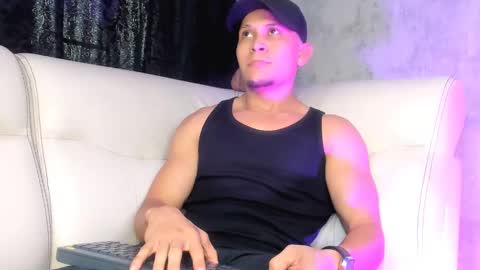 Manuel online show from September 21, 2025, 8:32 pm