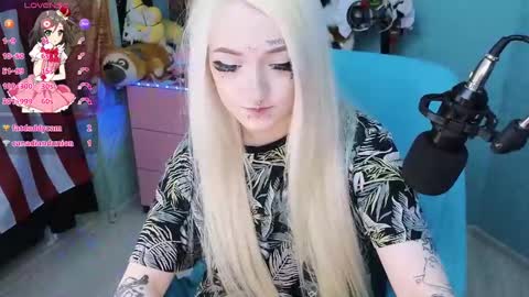 Snapshot of manuela_unicorn chatting on February 26, 2025, 3:41 pm Manuela online show from February 26, 2025, 3:41 pm