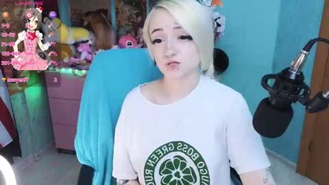 Snapshot of manuela_unicorn chatting on March 11, 2025, 8:20 pm Manuela online show from March 11, 2025, 8:20 pm