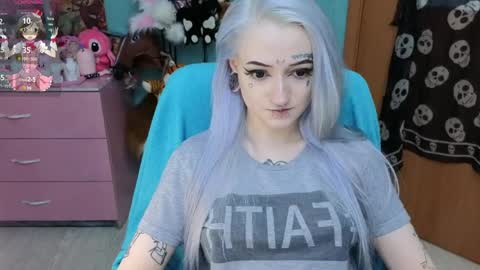 Manuela online show from March 27, 2026, 9:03 pm