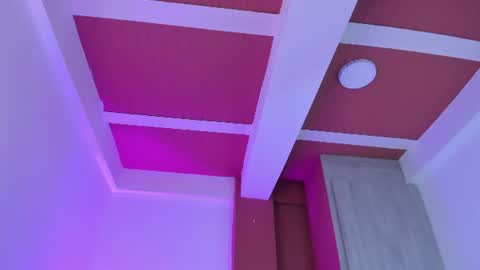 Snapshot of manuelaevans_ chatting on June 10, 2026, 10:41 pm Manuela online show from June 10, 2026, 10:41 pm