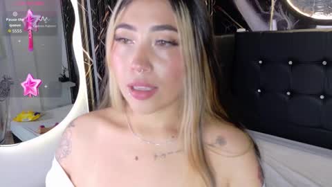 Snapshot of manuelaveelez chatting on November 11, 2025, 4:56 am Manuela online show from November 11, 2025, 4:56 am