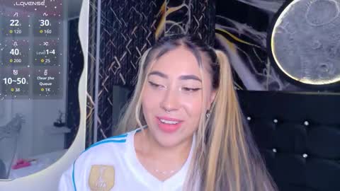 Snapshot of manuelaveelez chatting on November 30, 2025, 4:38 am Manuela online show from November 30, 2025, 4:38 am