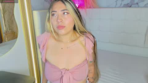 Snapshot of manuelaveelez chatting on December 21, 2025, 8:05 pm Manuela online show from December 21, 2025, 8:05 pm