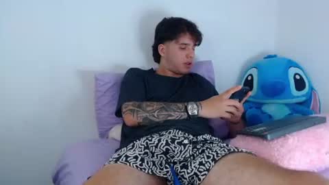 Snapshot of manuelr77 chatting on June 11, 2026, 3:04 am Manuel online show from June 11, 2026, 3:04 am