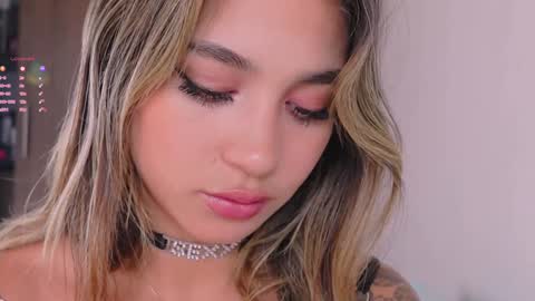 Mara Independent Model online show from December 18, 2024, 2:28 pm