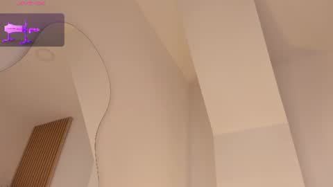 Snapshot of mara_betancurt chatting on June 11, 2026, 12:32 am Mara online show from June 11, 2026, 12:32 am