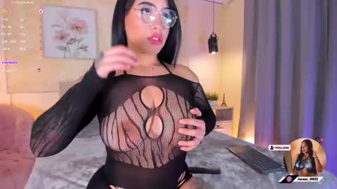 Snapshot of mara_martinez chatting on January 19, 2026, 5:33 am online show from January 19, 2026, 5:33 am
