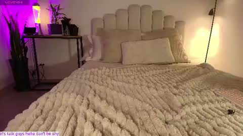 Snapshot of mara_santoro chatting on June 27, 2026, 12:59 am Mara Santoro online show from June 27, 2026, 12:59 am