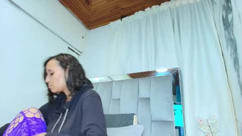 maraa_x online show from April 28, 2026, 11:48 am