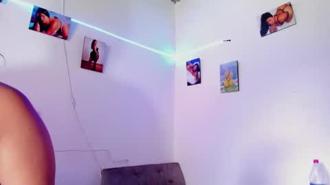 maralinette22 online show from January 8, 2025, 1:09 pm