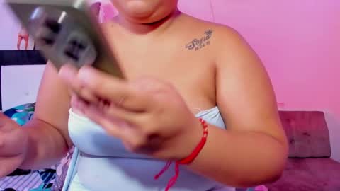 maralinette22 online show from January 12, 2025, 2:52 pm