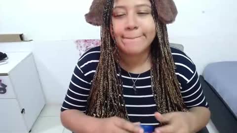 Snapshot of marasilk chatting on November 28, 2025, 1:25 pm Mara Silk online show from November 28, 2025, 1:25 pm