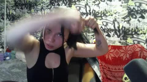 marble_kitten online show from December 21, 2025, 8:43 am