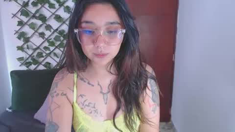 Marcela  online show from September 15, 2025, 5:46 pm