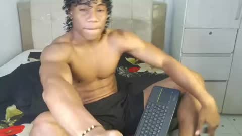 Snapshot of marcelo_dosantos77 chatting on June 25, 2026, 11:53 pm MARCELO online show from June 25, 2026, 11:53 pm