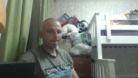 march_cat300 online show from April 18, 2026, 8:31 pm