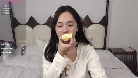 Lena online show from December 17, 2025, 9:54 pm