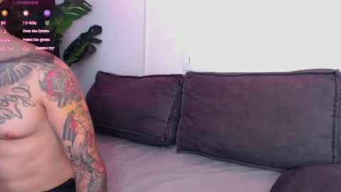 marco_allison43 online show from April 20, 2026, 5:37 pm