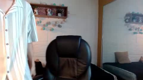 Snapshot of marcoviolet chatting on June 13, 2026, 7:23 pm marcoviolet online show from June 13, 2026, 7:23 pm