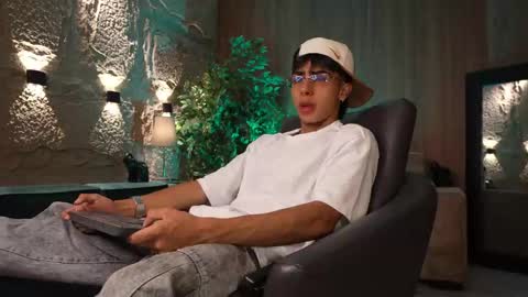 Snapshot of marcoyethan chatting on May 27, 2026, 11:02 pm Marco and Ethan online show from May 27, 2026, 11:02 pm