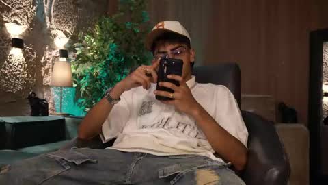 Snapshot of marcoyethan chatting on May 28, 2026, 9:23 pm Marco and Ethan online show from May 28, 2026, 9:23 pm