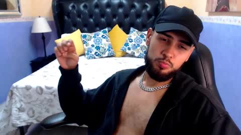 marcus_soler online show from September 22, 2025, 4:31 pm