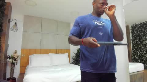Snapshot of marcusblack_ chatting on April 28, 2026, 12:10 pm Marcusssss online show from April 28, 2026, 12:10 pm