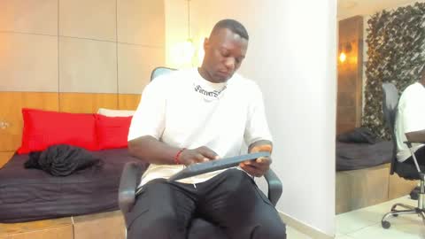 Snapshot of marcusblack_ chatting on May 2, 2026, 12:32 pm Marcusssss online show from May 2, 2026, 12:32 pm