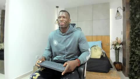 Snapshot of marcusblack_ chatting on May 19, 2026, 11:38 am Marcusssss online show from May 19, 2026, 11:38 am