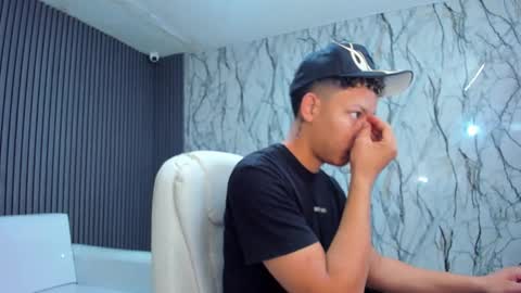 marcuss_2 online show from November 30, 2025, 1:59 pm