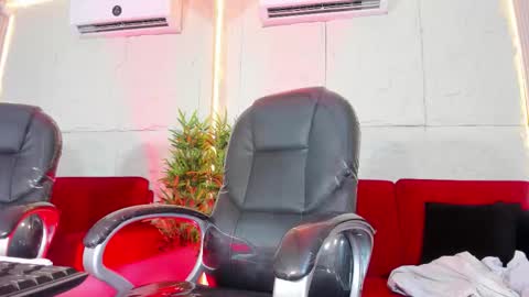 Marelyn online show from February 17, 2026, 5:08 pm