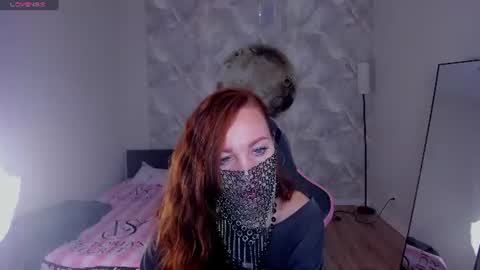 Margo Kellly online show from June 18, 2026, 1:06 am