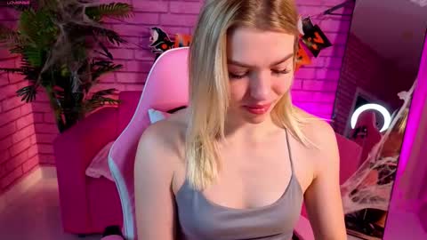 margo_robbbie online show from October 25, 2025, 1:13 am