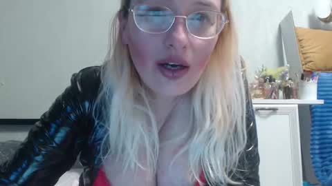 margo_shine online show from February 9, 2026, 1:59 pm