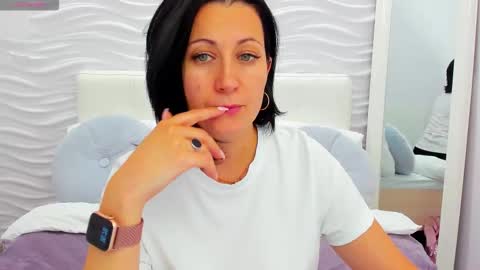 Margo online show from September 27, 2025, 1:27 pm