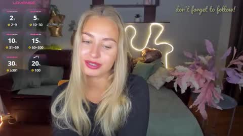 Snapshot of margosugar chatting on October 23, 2025, 6:13 am MargoSugar online show from October 23, 2025, 6:13 am