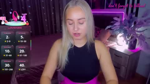 Snapshot of margosugar chatting on November 23, 2025, 10:59 am MargoSugar online show from November 23, 2025, 10:59 am