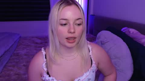 margot_robbie7 online show from January 7, 2026, 1:52 am