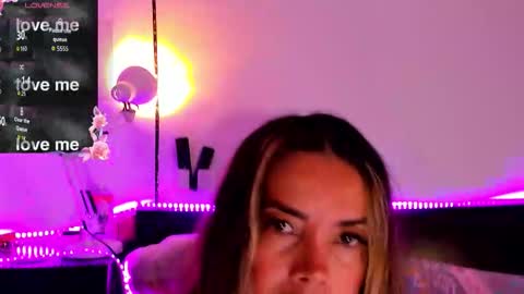 Snapshot of margoth_broke chatting on November 21, 2025, 9:19 am Margoth Broke online show from November 21, 2025, 9:19 am