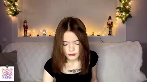 Lina online show from December 22, 2025, 9:23 pm