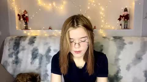 Lina online show from February 9, 2026, 9:08 pm