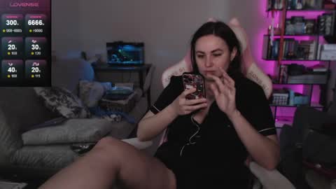 Snapshot of mari_moore7 chatting on May 14, 2026, 7:04 am mari moore online show from May 14, 2026, 7:04 am