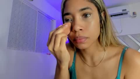 Snapshot of mari_sweeet chatting on August 7, 2026, 5:37 pm Meli-Mari online show from August 7, 2026, 5:37 pm
