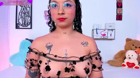 Mari Sweett  online show from February 21, 2025, 6:37 pm