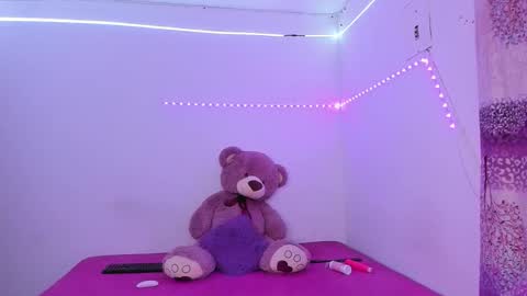 alejita  independent online show from March 17, 2026, 5:49 pm