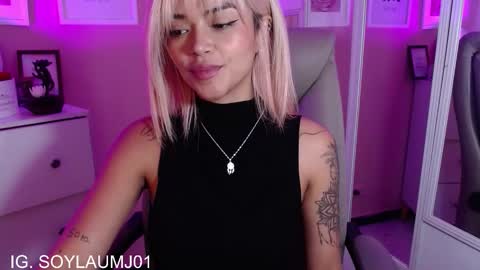 Snapshot of maria_jones chatting on November 26, 2025, 8:32 pm Instagram soymj01 online show from November 26, 2025, 8:32 pm