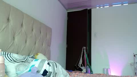 Snapshot of mariaa_vicctoria chatting on October 9, 2025, 8:40 pm Vicky online show from October 9, 2025, 8:40 pm